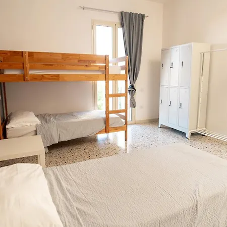 Hostel Glemerald *