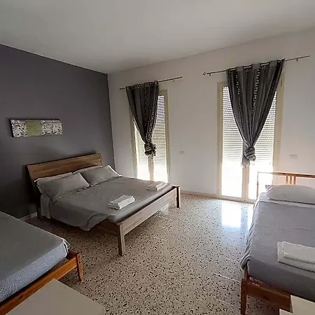 Hostel Glemerald *
