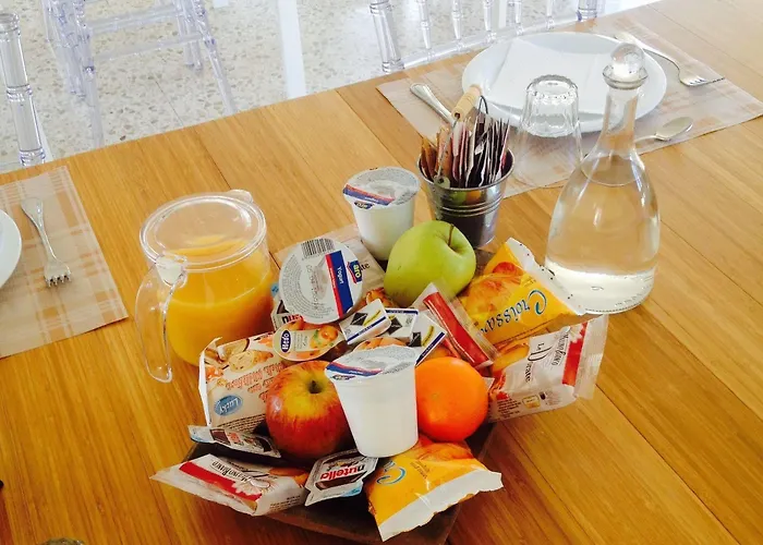 Glemerald ホステル *